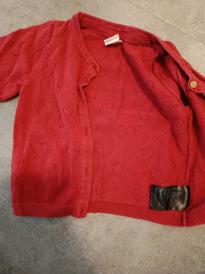 Cardigan coeurs H&M rouge 74cm - photo numéro 4