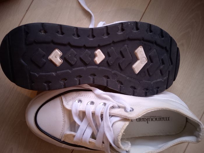 Paire de baskets Manoukian style Converse, pointure 38 en très bon état confortable et chic de couleur blanche. - photo numéro 5