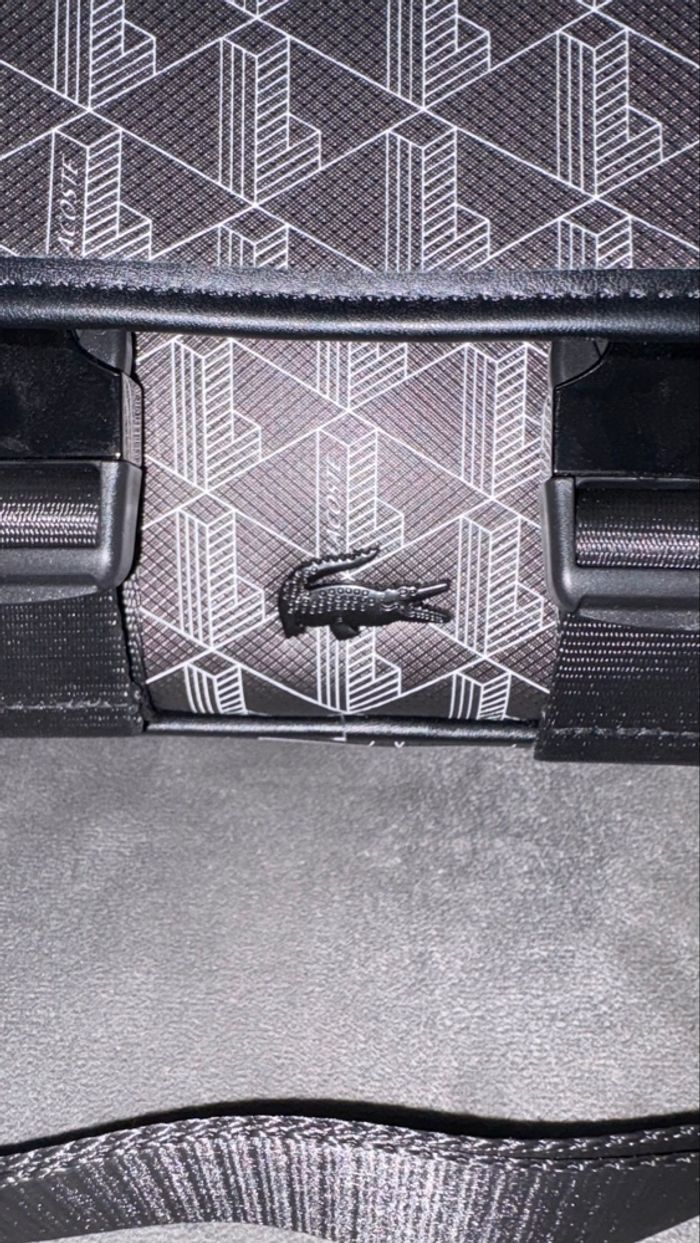 Sacoche Lacoste - photo numéro 2