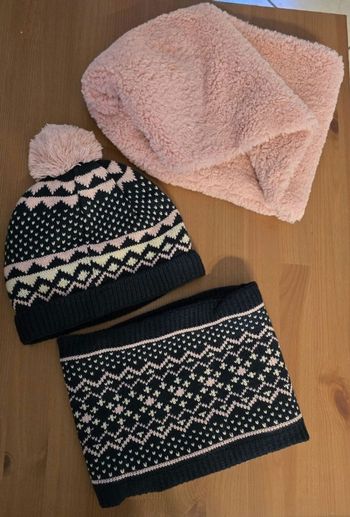 Neufs (non portés) 🥰🩷  bonnet et snoods 8 ans fille 🥰🩷