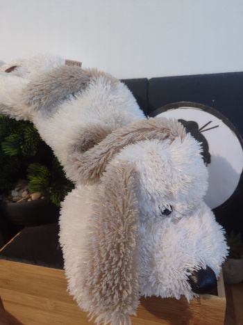 doudou peluche chien couché bukowski design blanc crème marron beige Tâche Bille