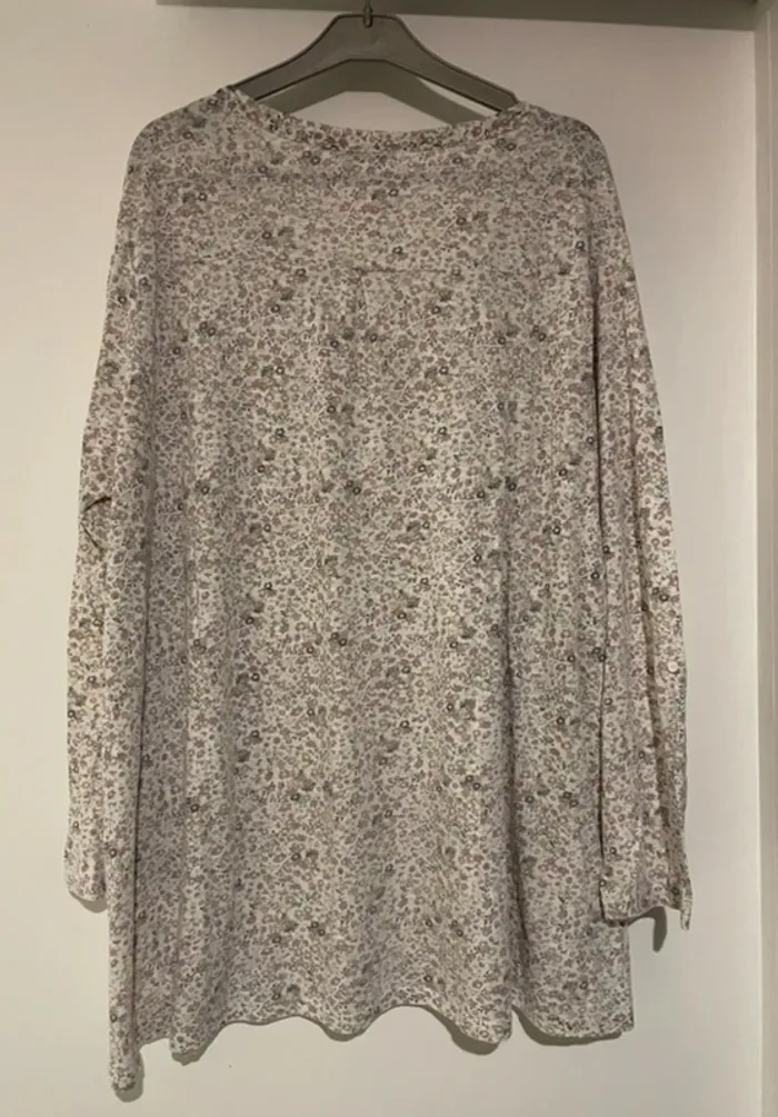 Tunique fleurie KIABI – Taille 46/48 - photo numéro 5