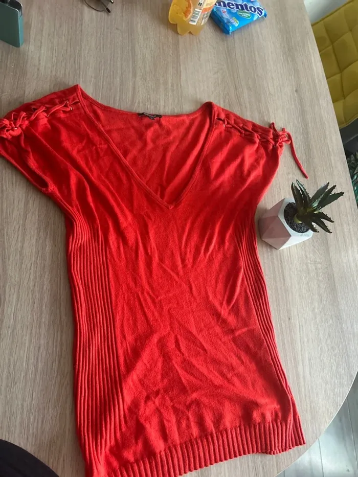 Top rouge moulant Morgan