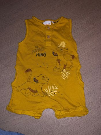 Combinaison courte roi lion