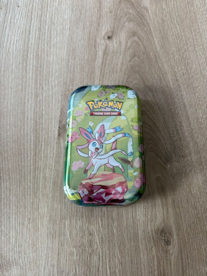 Pokémon mini tin nymphali 8.5 neuve scellée