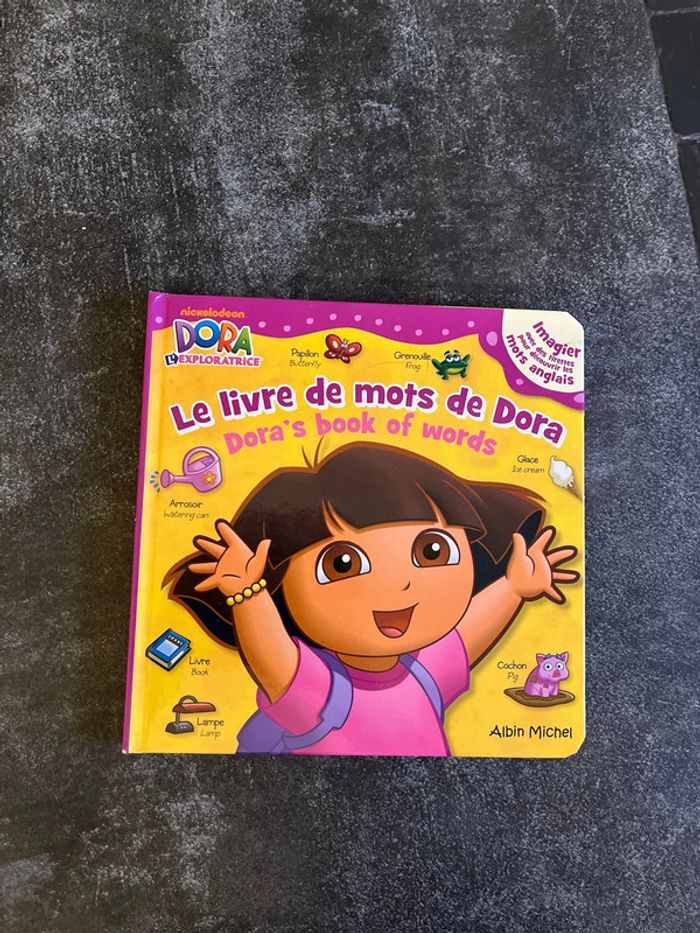 Le livre de mots de Dora Alban Michel
