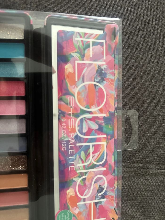 Palette de maquillage Neuve flourish Bys 🌸 - photo numéro 4