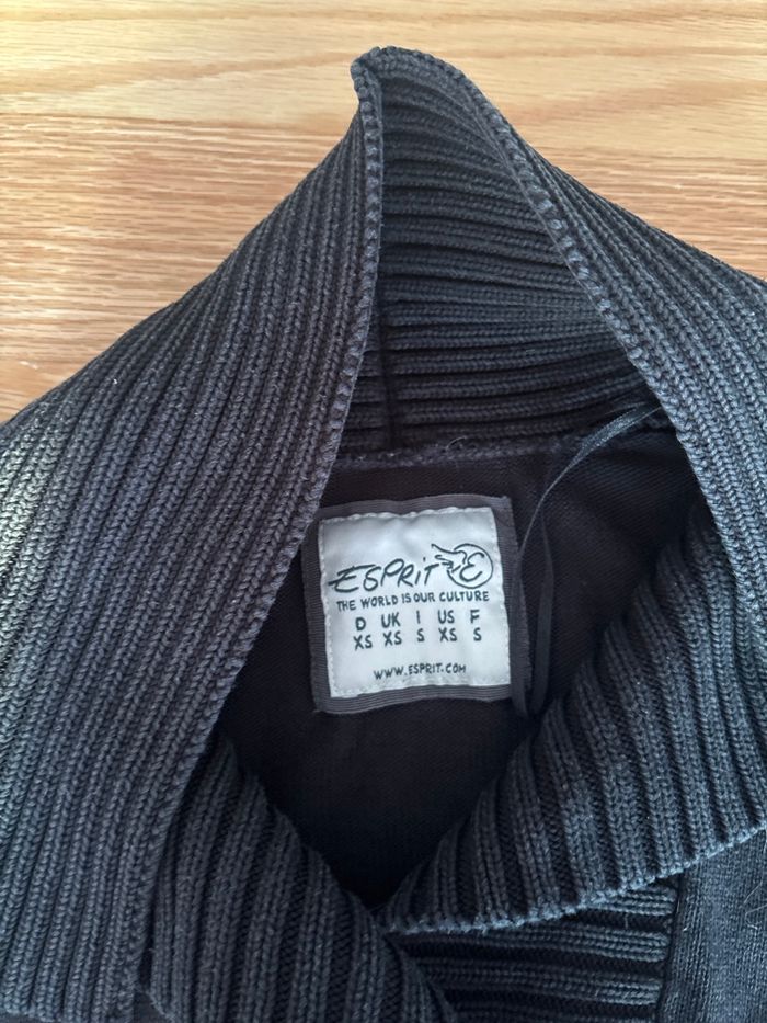 Pull avec boutons - photo numéro 4