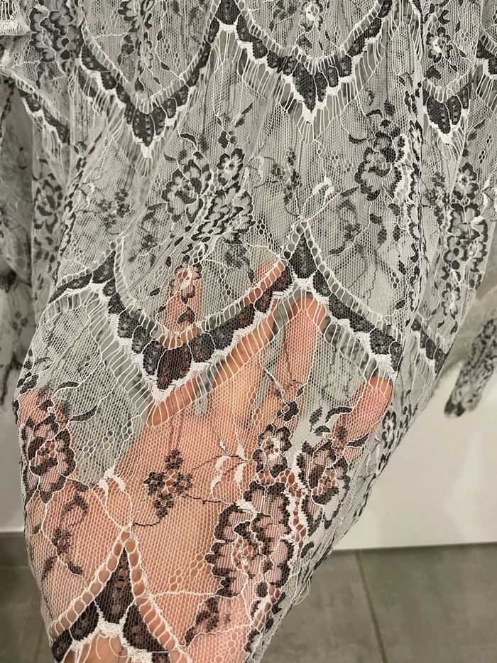 Haut en dentelle - photo numéro 3