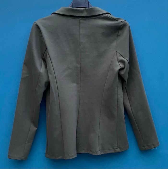 Veste neuve - photo numéro 3