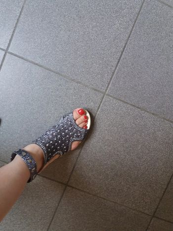 jolie chaussure brillante