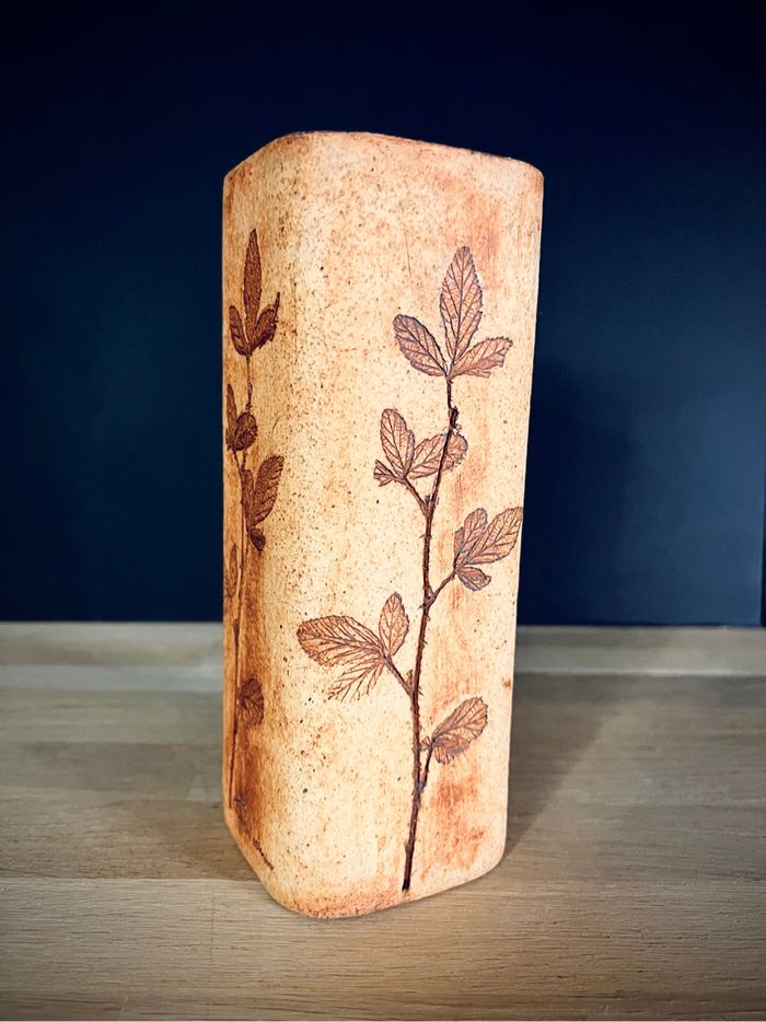 Vase en grès signé Raymonde Leduc - Pièce artisanale unique - 20 cm - photo numéro 2