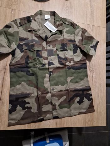 Chemisette militaire