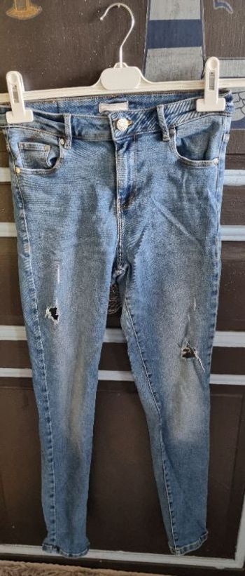 Jeans à trous taille 38
