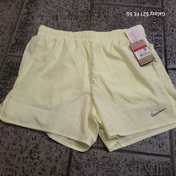 Short  nike taille L neuf avec étiquette