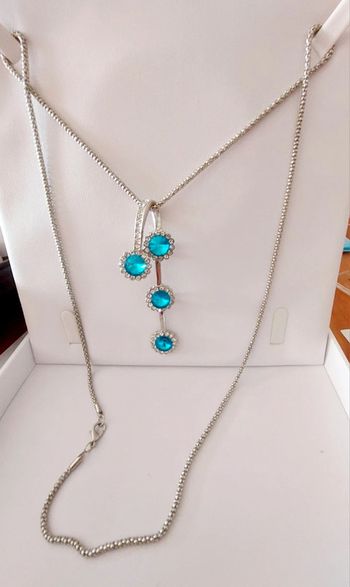 Très beau collier fantaisie argenté turquoise