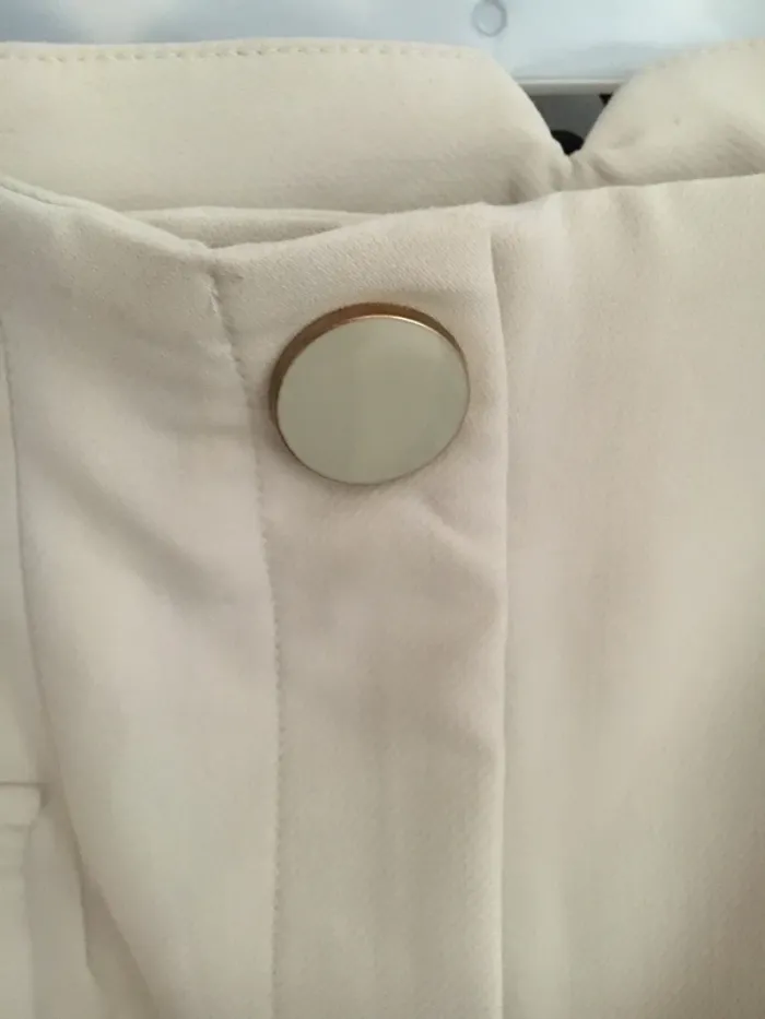 Tres beau pantalon beige classique .cintré à la taille - photo numéro 6