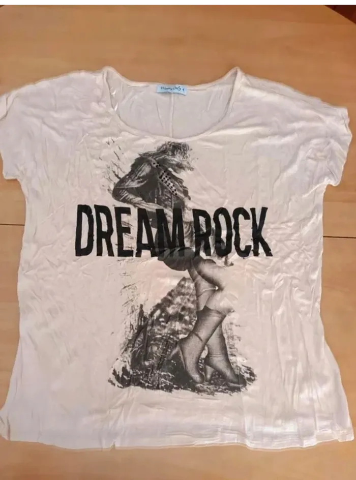 T-shirt taille 4 bon état