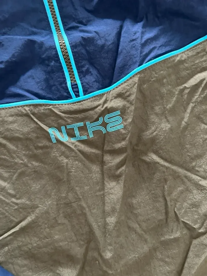 Veste Nike taille 8/10 ans - photo numéro 2