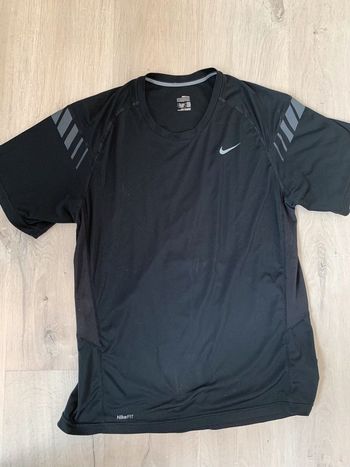 T Shirt Nike fit