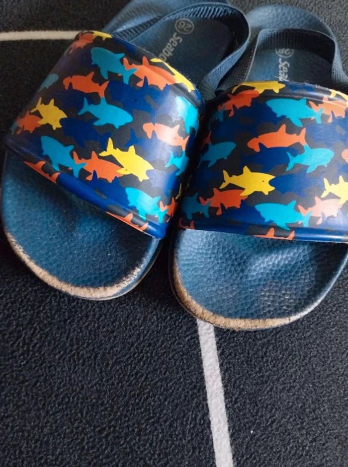 Chaussures T26 requin - photo numéro 3