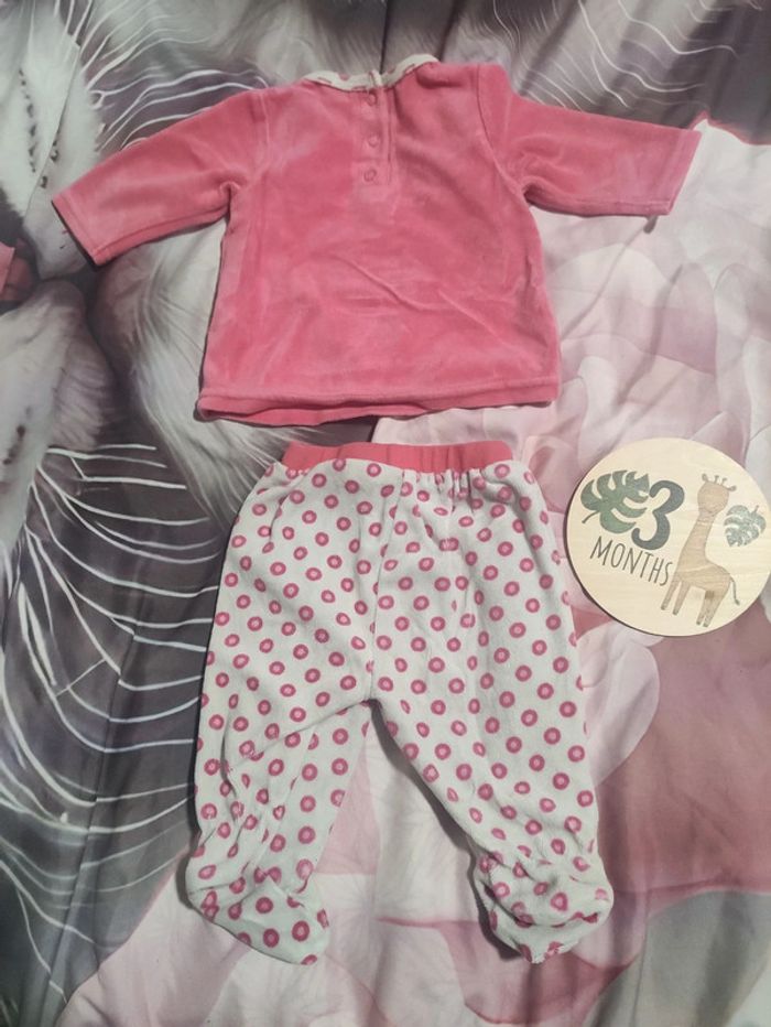 Pyjama d'hiver 2 pièces en velours. 3 mois - photo numéro 3