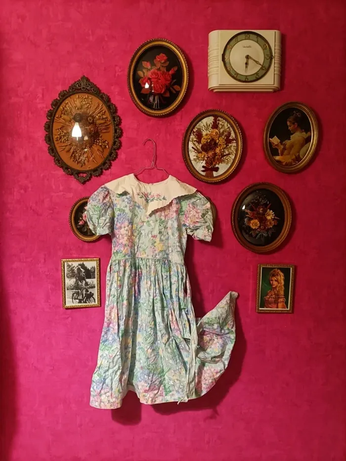 Robe fille manches courtes à fleurs pastel et col blanc vintage taille 12 ans made in France