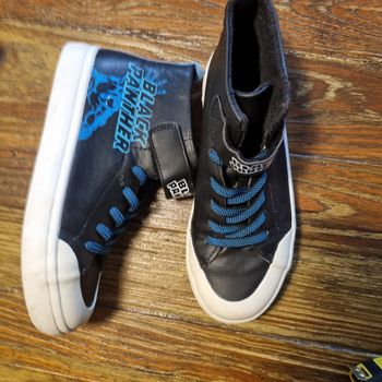 baskets MARVEL- Black Panthers taille 33