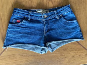 Short jeans