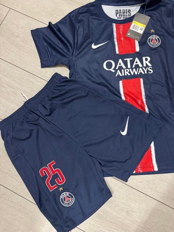 Ensemble psg enfant 10 ans jamais porter 