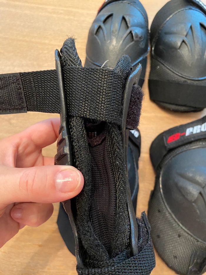 Lot de deux paires de protections genoux et deux paires de protections mains taille S - photo numéro 7