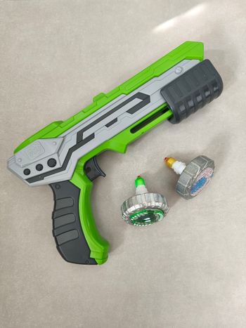 Pistolet lanceur de toupie