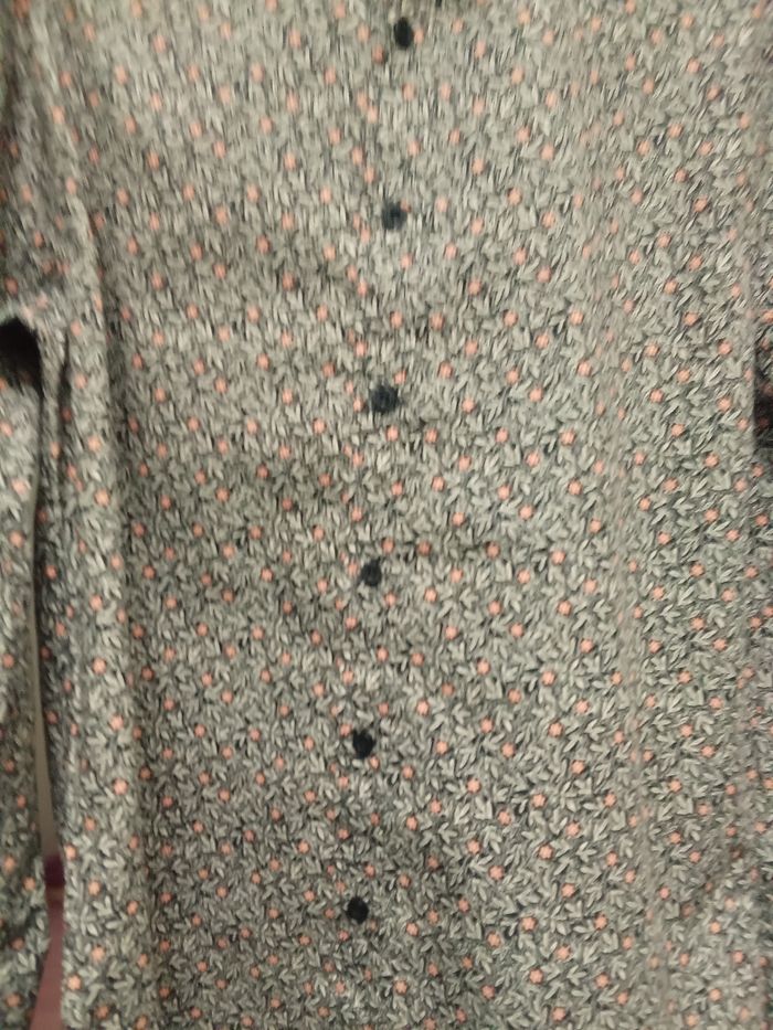 Chemise à manches longues. De marque. Le temps de cerise taille.L - photo numéro 9