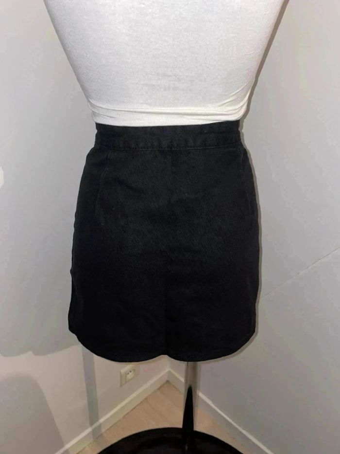Magnifique jupe noir - photo numéro 3