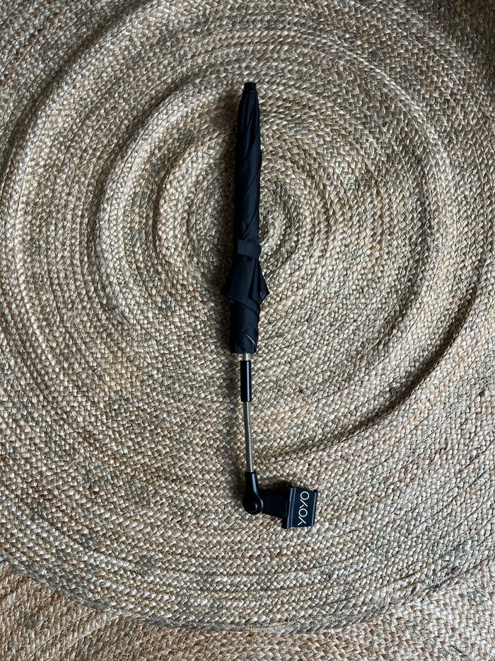 Ombrelle noire poussette yoyo Stokke - photo numéro 3