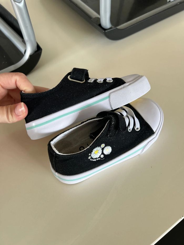 Zapatillas niña negras con motivos - photo numéro 6