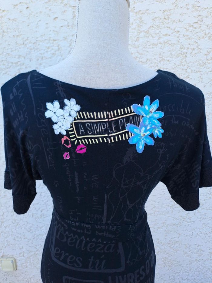 Robe été noire et blanche Desigual t. S décolleté V - photo numéro 6