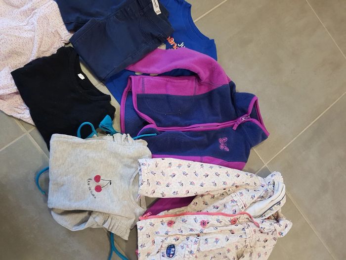 Lot fille 19 vêtements 2 ans - photo numéro 4