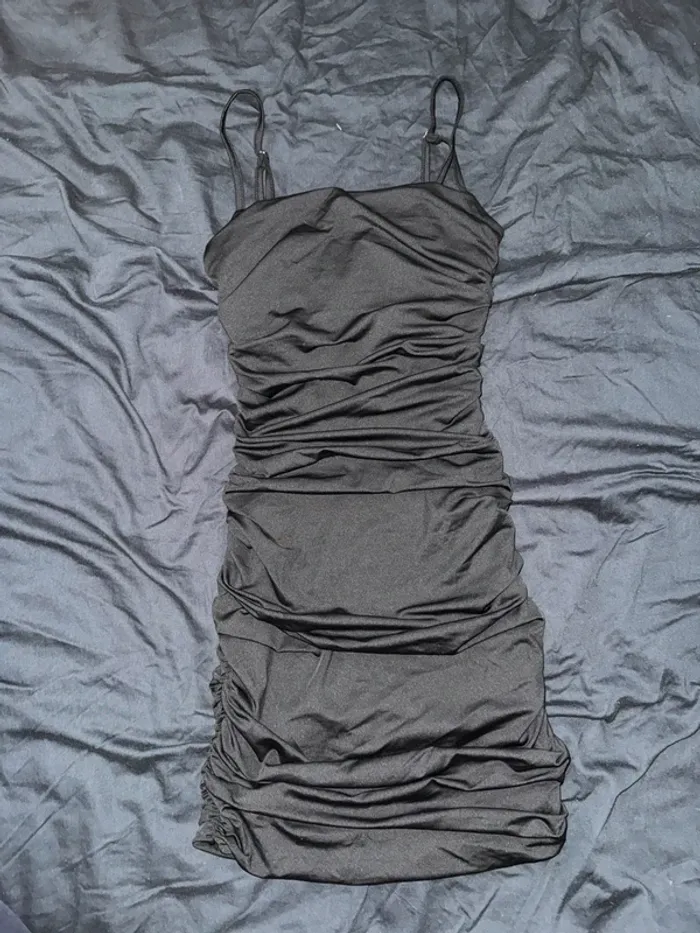 Robe noir