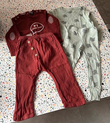 Ensemble t-shirt et pantalon