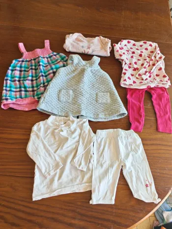 Lot n°8: vêtement bébé 9mois