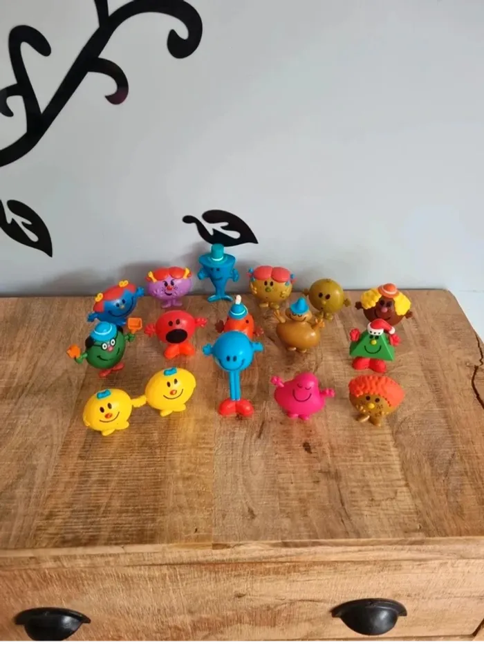 Lot de 15 figurines monsieur madame