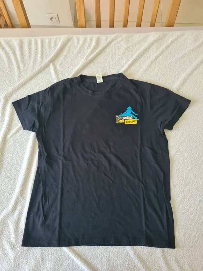 Lot de 13 vêtements (12 t-shirts et 1 legging) - photo numéro 15