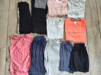Gros lot de vêtements de sport pour fille 10 ans + donne chaussettes