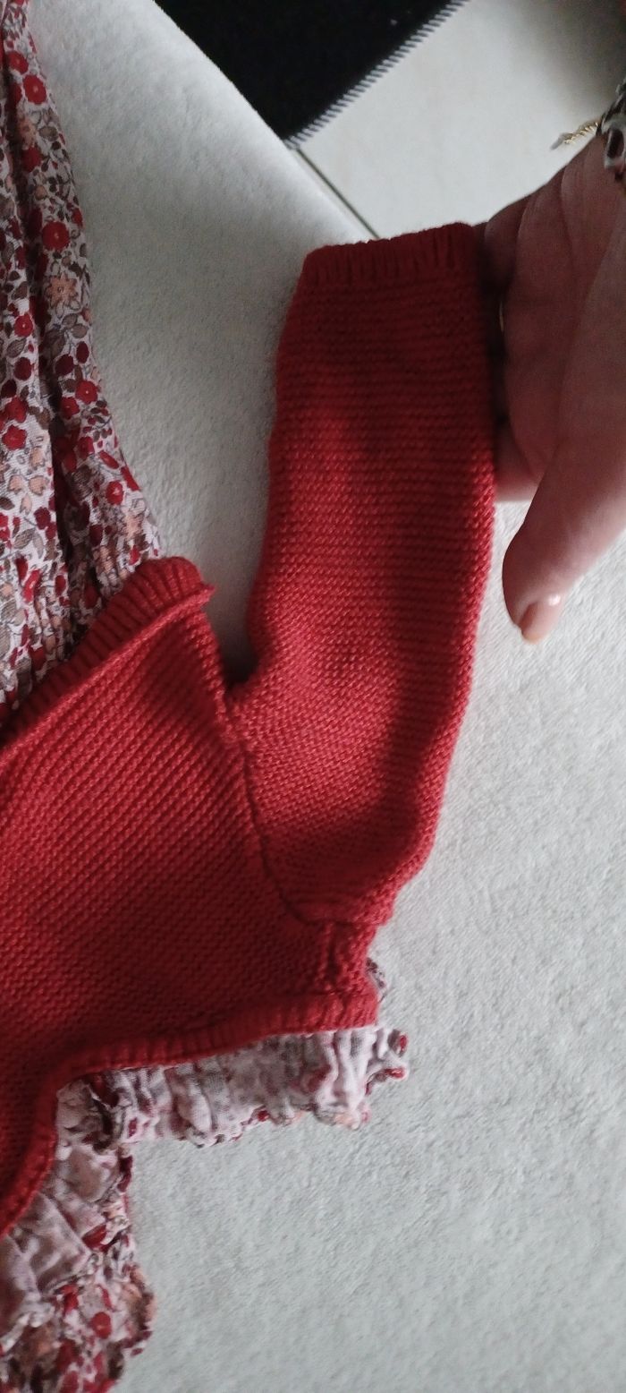 Très jolie petite robe bébé fille T 3 mois = 59cm - photo numéro 2