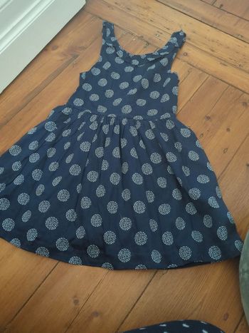 Robe été ou cérémonie vertbaudet 8 ans bleu marine pois blanc dos échancré