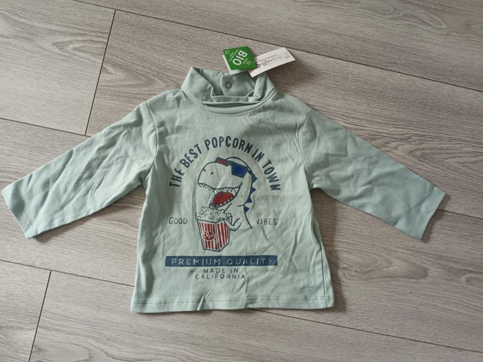 T-shirt manche longue avec col