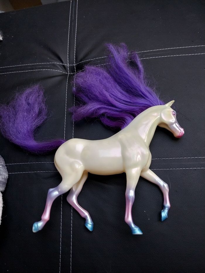 Cheval vintage en plastique