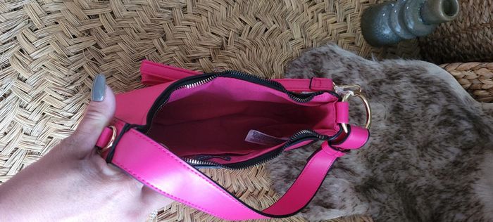 Joli sac fushia neuf avec étiquette - photo numéro 3
