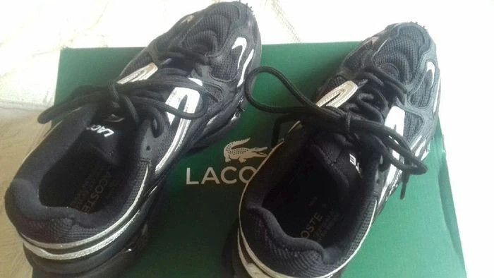 Basket Lacoste textile noir et blanche taille 42 - photo numéro 6